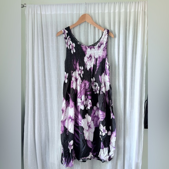 Dresses & Skirts - Unity trading Hawaii Floral Sleeveless Dress in Black and Purple